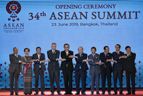 Invest In People To Improve Economy Duterte Urges Asean Global News