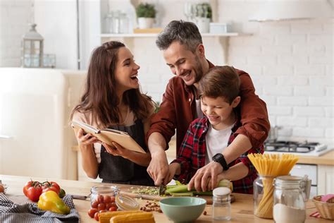 Descubre Los Beneficios De Cocinar Juntos En Familia