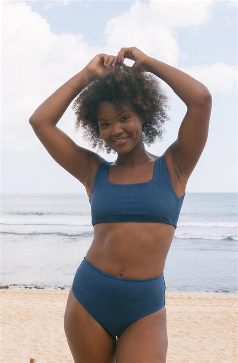 Hot Sexy Lizzie Mason Bikini Pics