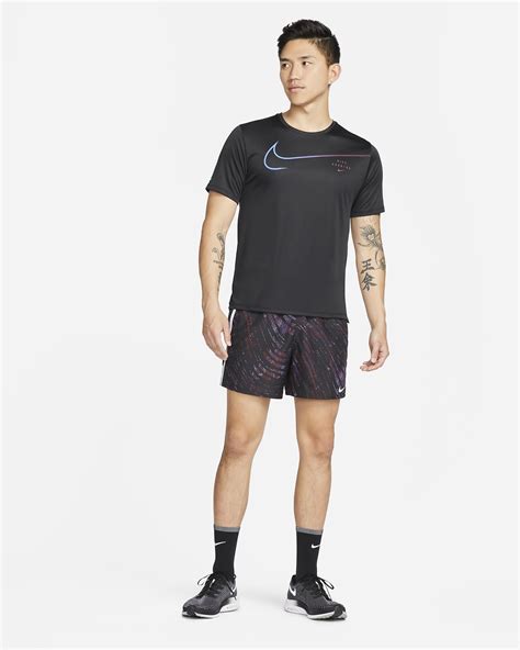 Nike Dri Fit Uv Run Division Miler Men S Short Sleeve Graphic Running