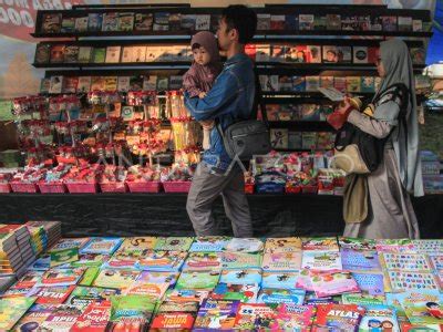 Pameran Dan Bazar Buku Murah Di Semarang ANTARA Foto