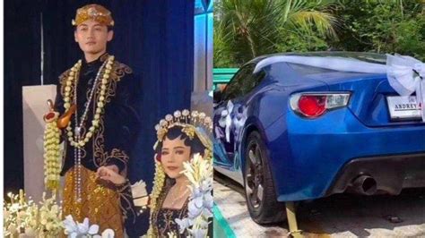 Viral Pria Pati Nikahi Gadis Purwodadi Dengan Seserahan Mobil Sport