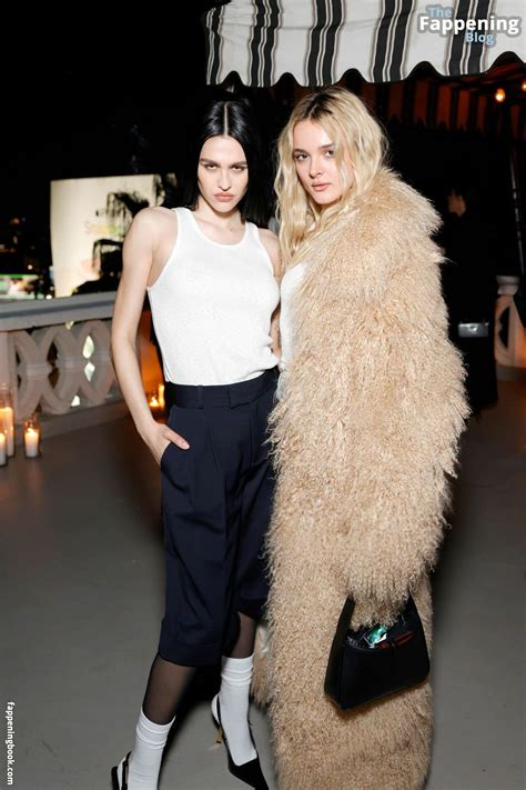 Charlotte Lawrence Nude OnlyFans Leaks Fappening FappeningBook