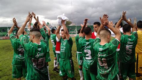 Con un gol en cada tiempo Ituzaingó liquidó a Centro Español y sigue