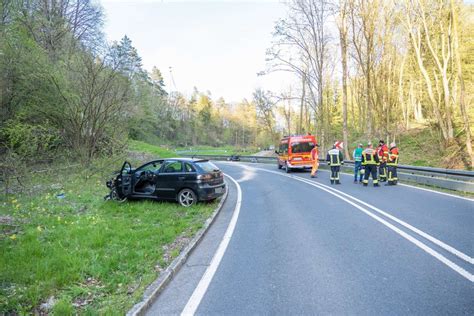 Oberfranken 17 Jährige bei Motorradunfall schwer verletzt