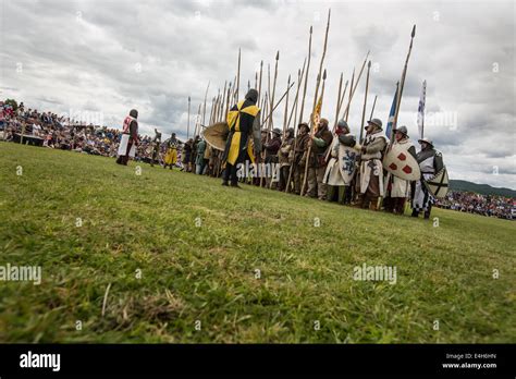 Battle of Bannockburn reenactment with Robert The Bruce, at Bannockburn ...