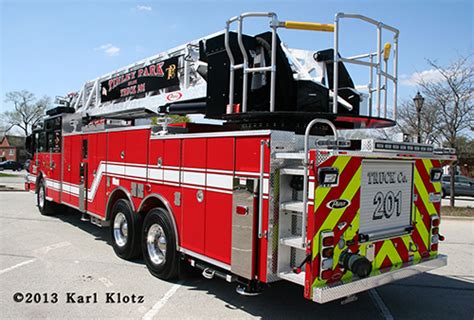 Pierce Velocity aerial ladder « chicagoareafire.com