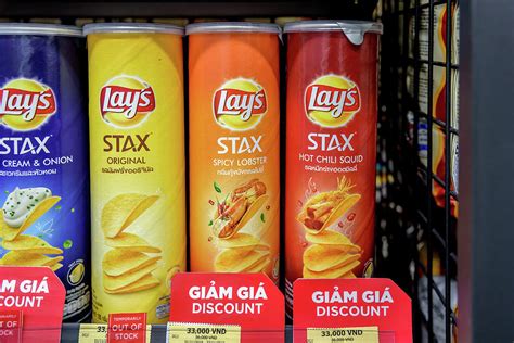 Lays Stax Vietnamese Spicy Lobster And Hot Chili Squid Flavored Potato