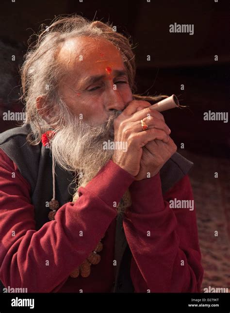 Naga sadhus hi-res stock photography and images - Alamy