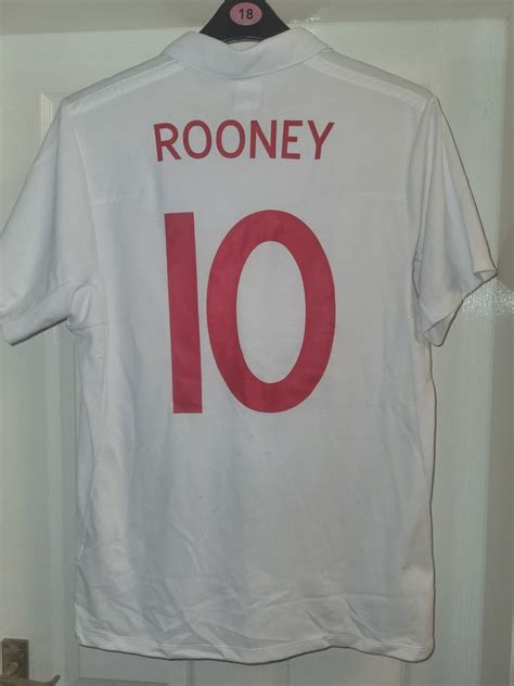 England Home football shirt 2009 - 2010.