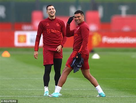 Casemiro Returns To Manchester United Training Ahead Of Champions