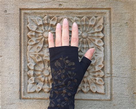 Black Korokio Print Merino Wool Fingerless Gloves