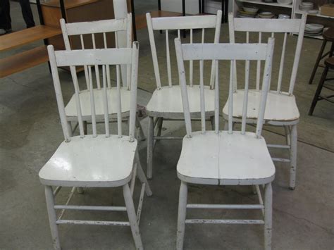 RAZMATAZ: A Family of White Farmhouse Dining Chairs