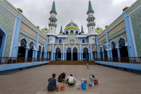 Renovasi Masjid Agung Tuban Jelang Ramadhan ANTARA Foto