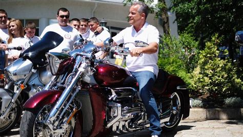 foto Exclusiv Vlad Plahotniuc surprins pe o motocicletă la o