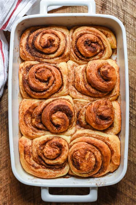 Overnight Cinnamon Rolls with Cream Cheese Frosting | NeighborFood