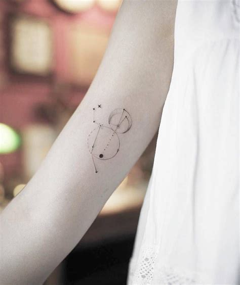 Fine Line Geometric Leo Constellation Tattoo On The Tatouage Constellation Tatouage Tatouage