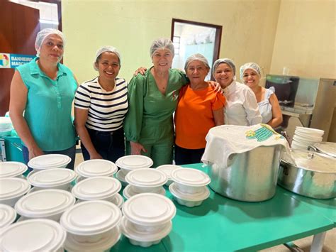 Jô Farias e primeira dama Lia de Freitas visitam cozinha comunitária em