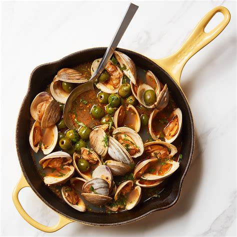 Clams With Sherry and Olives Recipe | Epicurious