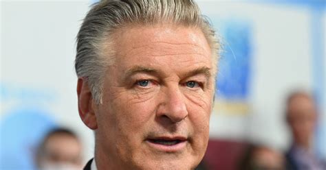 Demanda Alec Baldwin Por Tiroteo En Rust Y Muerte De Halyna Hutchins