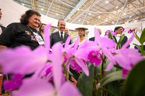 Jorginho Mello Participa Da Abertura Da Festa Das Flores Em Joinville