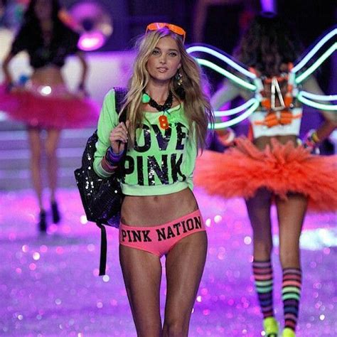 Pin By Melisa Kirpitci On Fashionist Victoria Secret Fashion Show