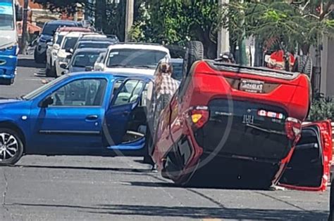 Tres Heridos Tras Choque Volcadura En Huertas Del Cupatitzio En Uruapan