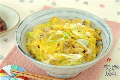 あさりの深川風卵とじ丼のレシピ・作り方｜レシピ大百科（レシピ・料理）｜【味の素パーク】 あさり（むき身）やご飯を使った料理 レシピ