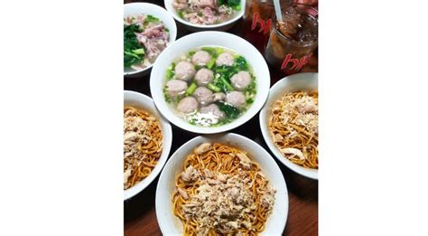 15 Tempat Bakmi Di Bandung Enak Yang Pasti Bikin Ketagihan