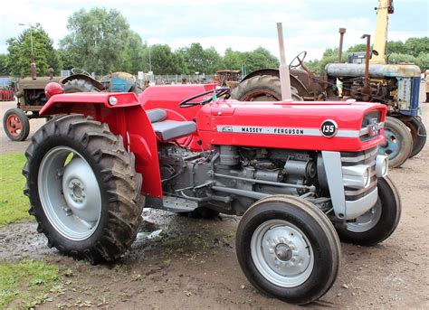 Sdd 497g 1969 Massey Ferguson 135 Tractor Cheffins Vintag Flickr