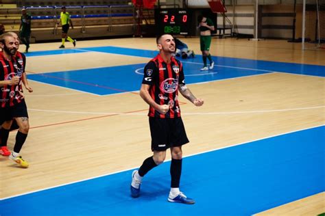 Futsal B M New Taranto Arriva Fanalino Di Coda Alma Salerno