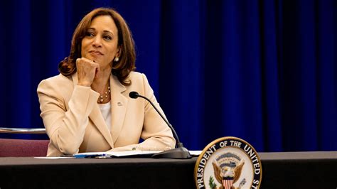 Kamala Harris Age Heres How Old The Vp Is This Election