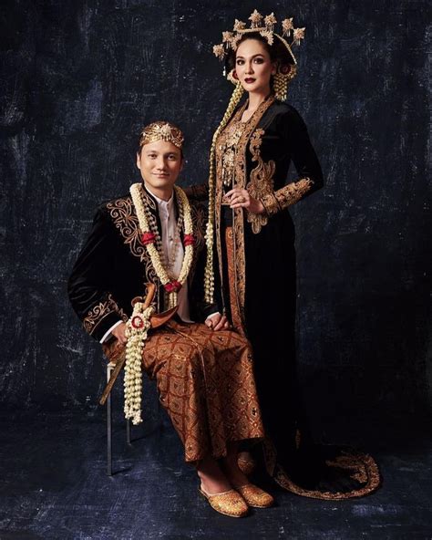 Baju Pengantin Warna Hitam Adat Jawa 30 Model Kebaya Pengantin Modern