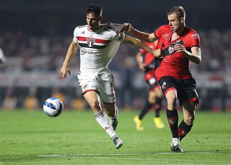 São Paulo X Atlético Go Onde Assistir Escalações Desfalques E