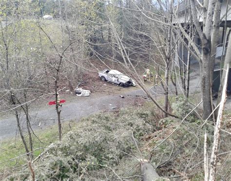 Fatal Accident In North Bend As Vehicle Leaves I 90 Ends Up Below Freeway On Snoqualmie Valley