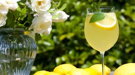 Besser Als Aperol Limoncello Spritz Ist Der Neue Trend Aperitif