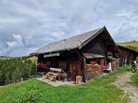 Solve Alpin Hut Jigsaw Puzzle Online With 252 Pieces