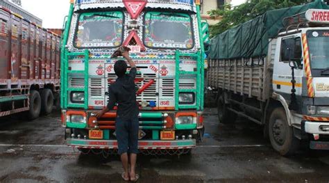 Truckers Strike Highlights Nearly 4 5 Lakh Trucks Off The Roads In