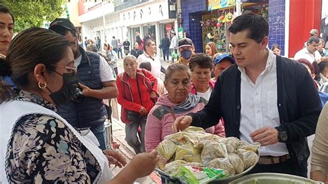 Zitácuaro Participan 24 personas en la Feria del tamal 2024