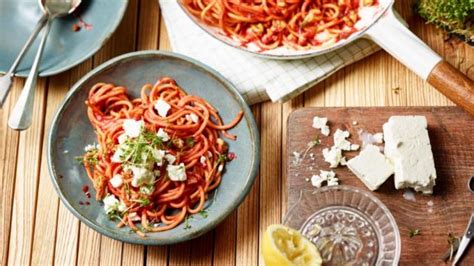 Rote Bete Spaghetti Farbenfrohes Und Gesundes Nudelgericht