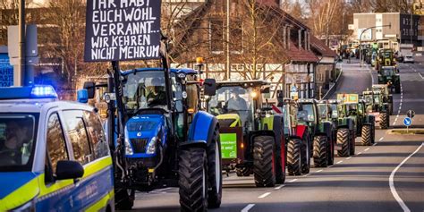 Trecker Korso In Dortmund Bauern Proteste Fahren Entlang Der B1 Live