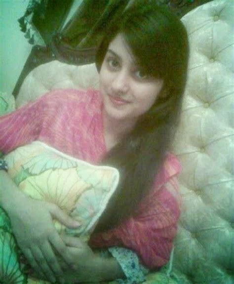 Latest Desi Girls Fans Pakistani Beauty Is Always Looking