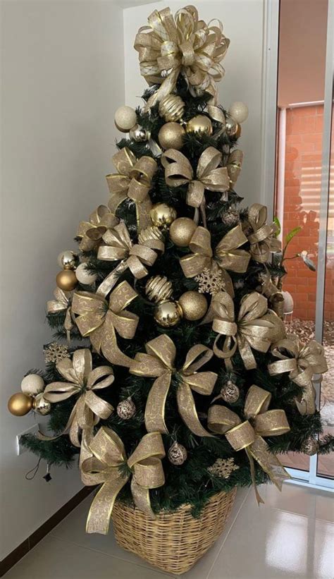 17 ideas para decorar un árbol de Navidad dorado Christmas tree