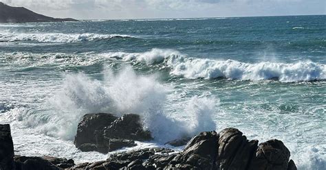 Alerta Naranja Por Temporal En La Costa De Galicia Con Fuertes Olas Y