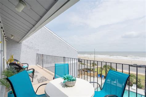 11 Airbnb Galveston Vacation Rentals Near the Beach and the Island's Heart