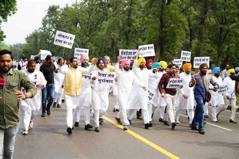 Punjab AAP Protests Guvs Move To Cancel Assembly Session With Shanti