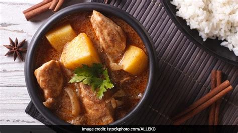 आलू चिकन करी रेसिपी Aloo Chicken Curry Recipe In Hindi Aloo Chicken