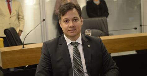 Resenha Politika Deputado Júnior Araújo nega barganha do G10