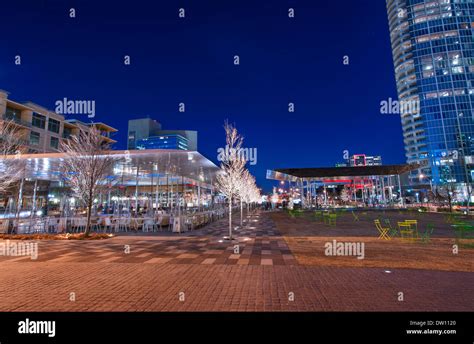 Klyde Warren Park, Dallas, Texas Stock Photo - Alamy