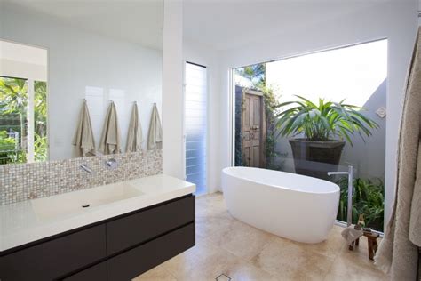 Waterfront Home Noosa Waters Modern Bathroom Sunshine Coast By Kieron James Design Houzz